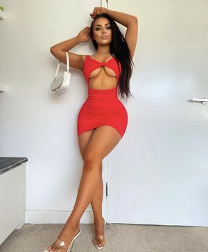 Kate let’s her big tits show