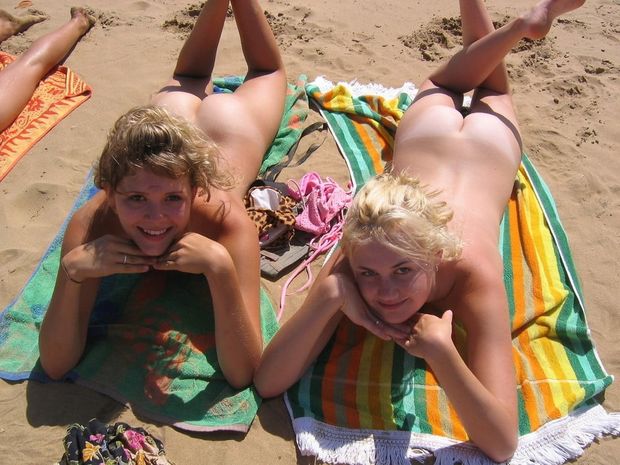 2 great beach asses