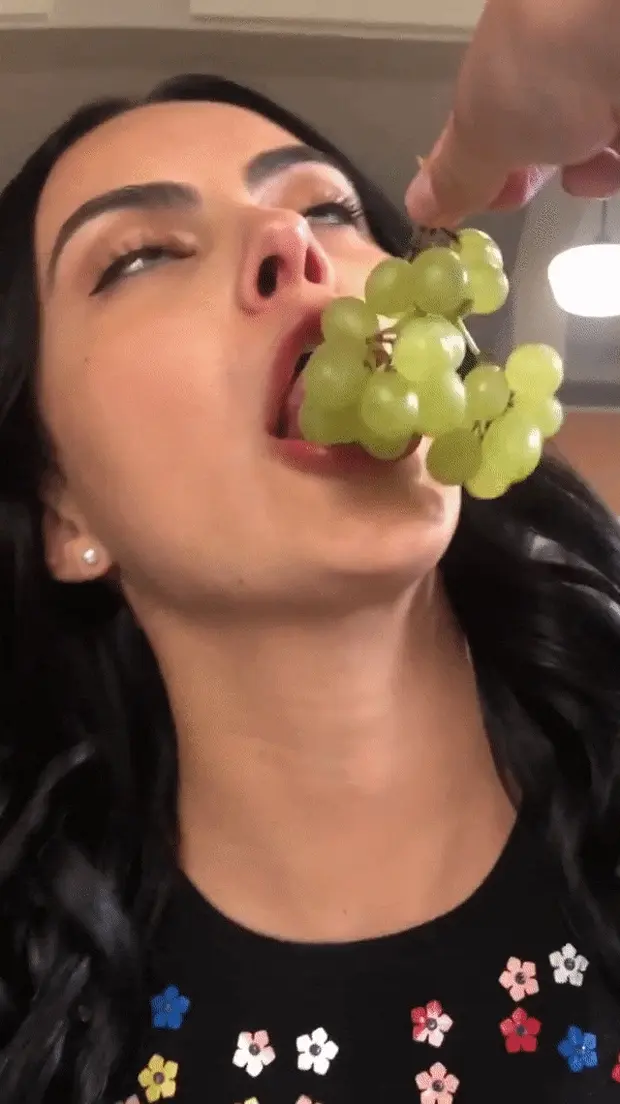 Camila Mendes