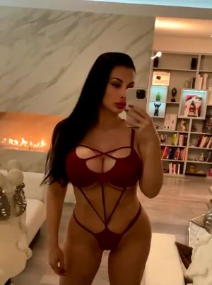ALETTA OCEAN GODDESS WALKING