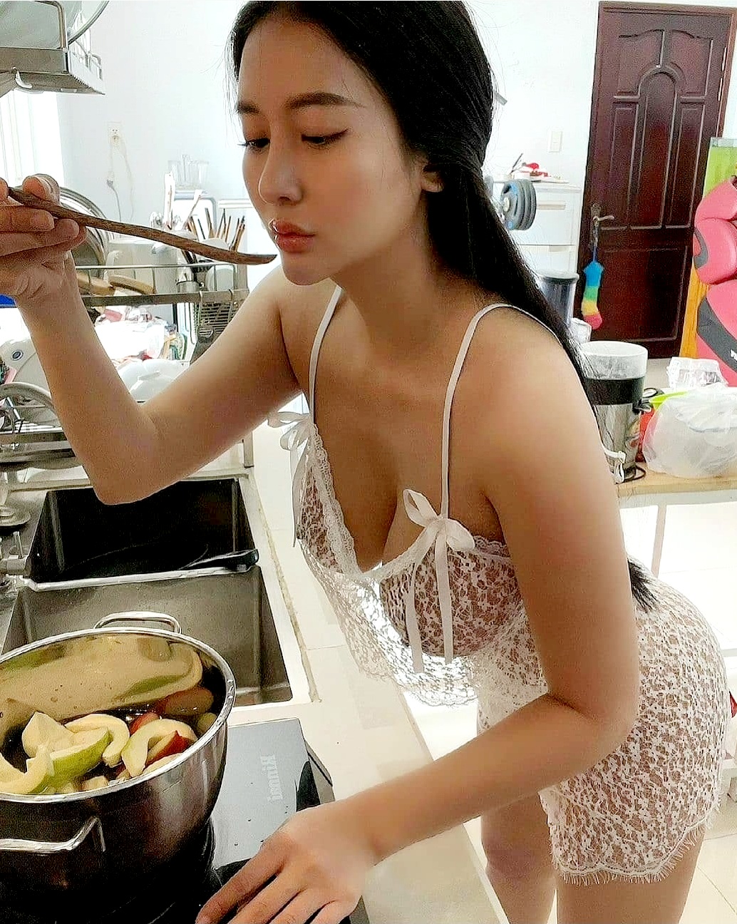 distracting cook