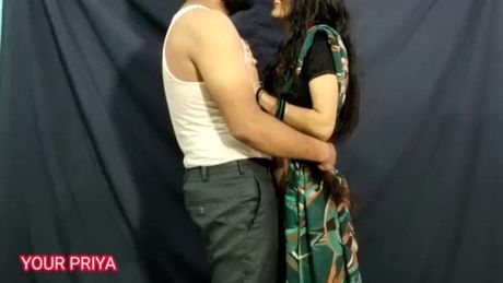 देवर- मेरा पानी निकाल दे प्रिया फिर चली जाना पति के साथ.