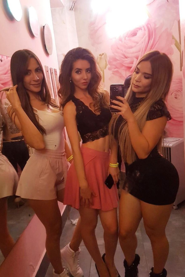 3 Hotties