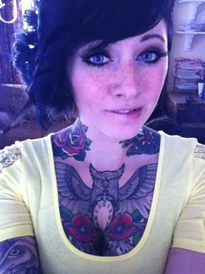 hot tattooed amateur selfie