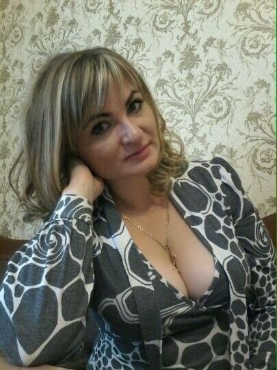 Cleavage milf