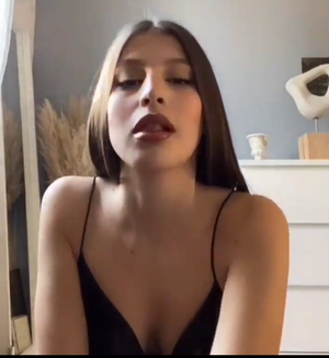 hot lips hot cleavage
