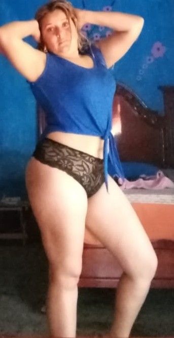 mi prima me pasa fotos porke esta caliente la guerita