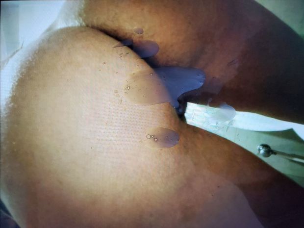 cum tribute on my ass... aah..give me more..