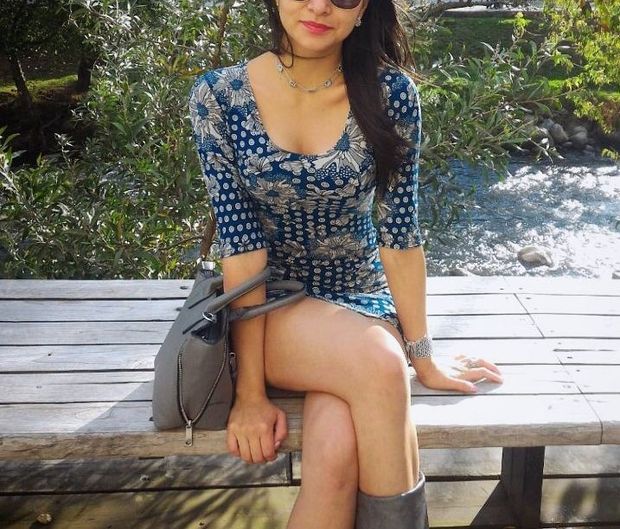 Nice legs on fit dress