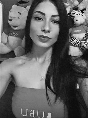 The Teenager Lady. ❤️