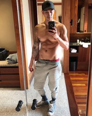 Sexy Chinese hunk - Ronnie Woo