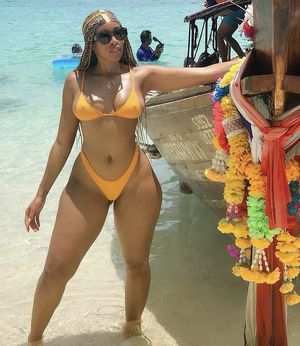 Amazing ebony bikini body