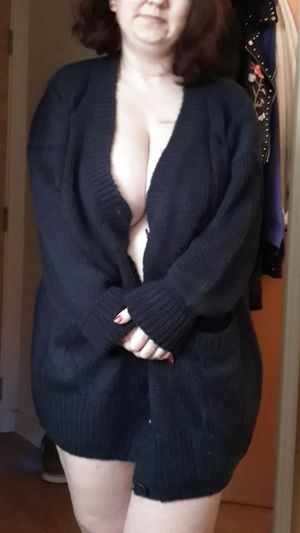 Do you want to see my curvy body?!