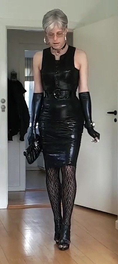 mature fem in tight skirt