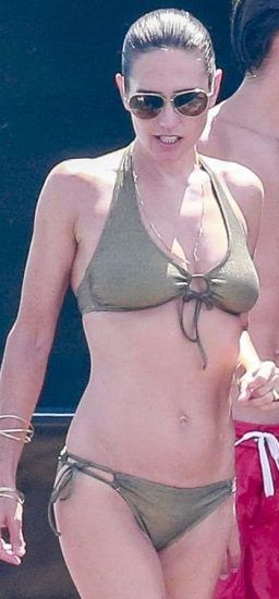 Actress Jennifer Connelly looking stunning in bikini and showing off her washboard abs in Formentera and Jennifer Connelly enjoy a vacation
