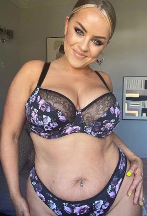 hot mom in showing off her lingerie