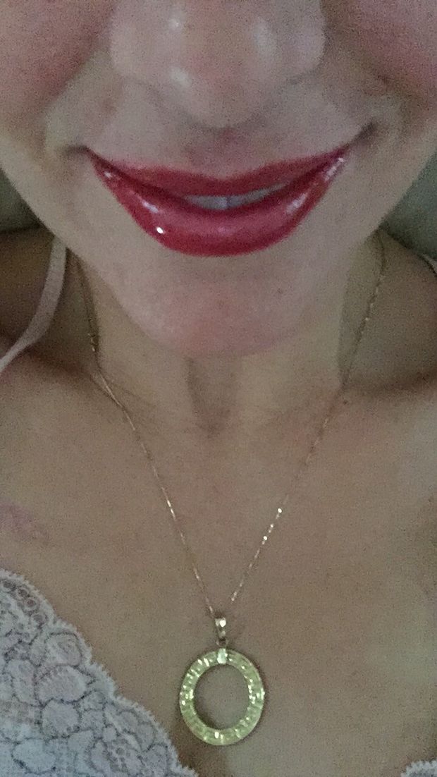 Sexy Mom with an amazing ass and Juicy Pussy!