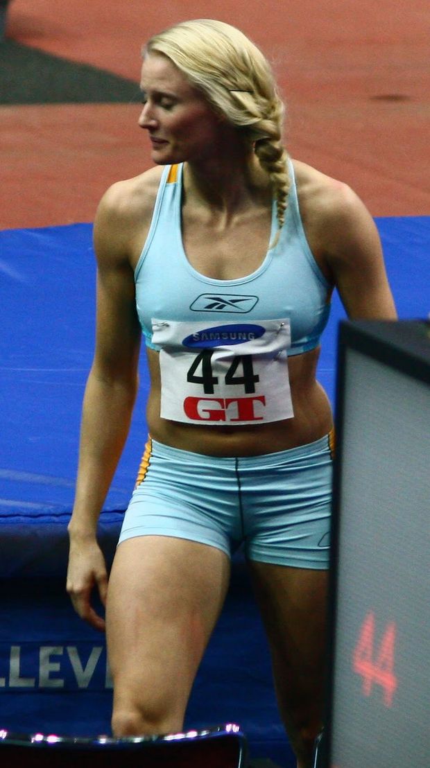 Carolina Klüft showing her nipples :)