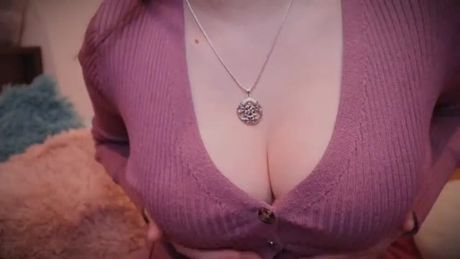 ASMR Cleavage scratching