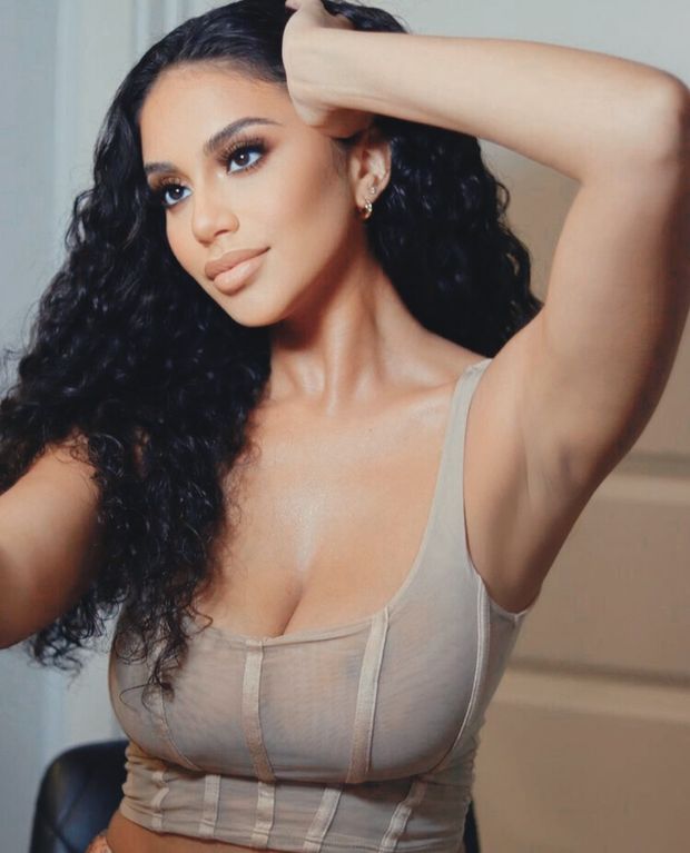 Sexy ebony Goddess