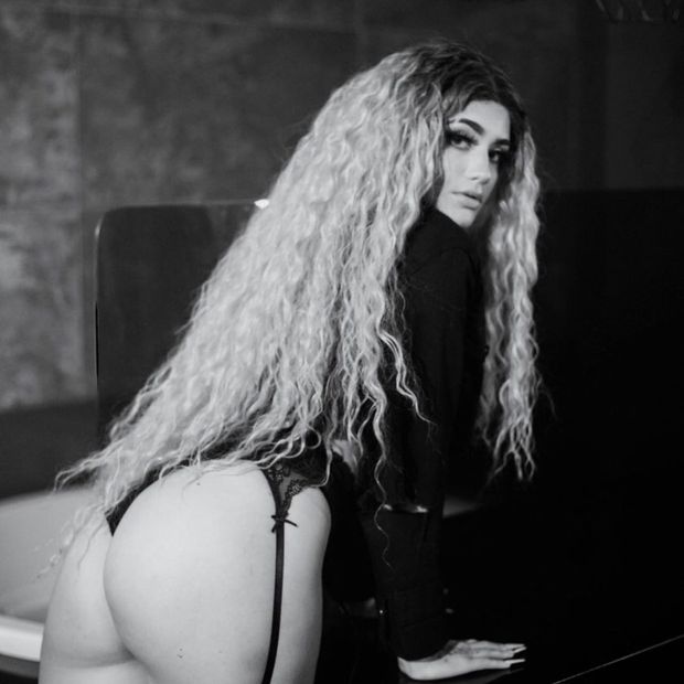 Azzy ❤️ Photo #3