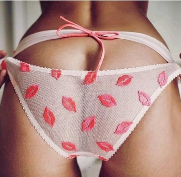 Lipstick gap