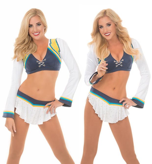 Whitney-and-Devin sister cheerleaders