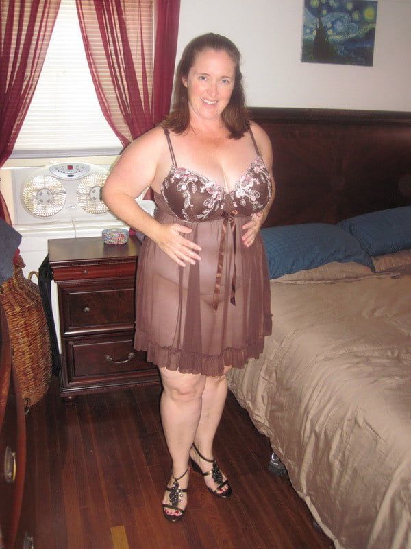 chubby mature in lingerie