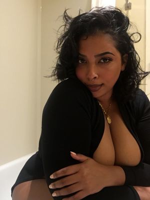 Hot chubby latina milf