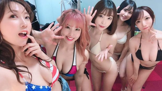 asian babes group