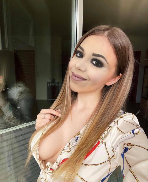Mia's Big Tits