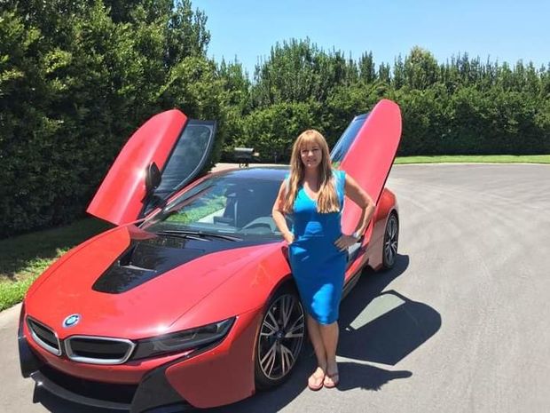 What's greater, the car or Jeana?