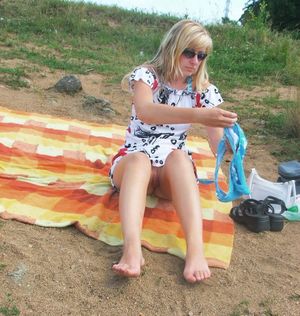 It's very important to wear sunglasses...