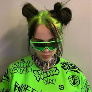 Billie Eilish dyes her green hair and breaks a record .. ❤️
