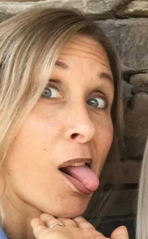 Sexy Milf waiting for a load of cum