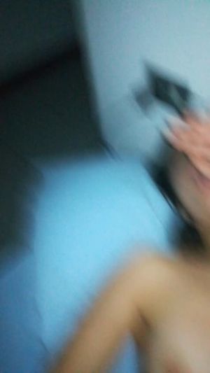 Eleonora si fa scopare ma non vuole farsi riprendere