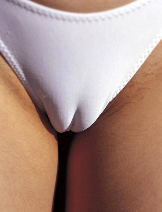 sisters friends showing her pussy