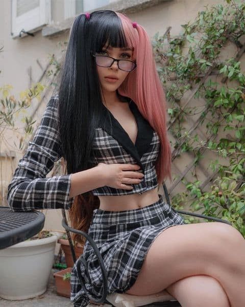 Sexy teen in skirt
