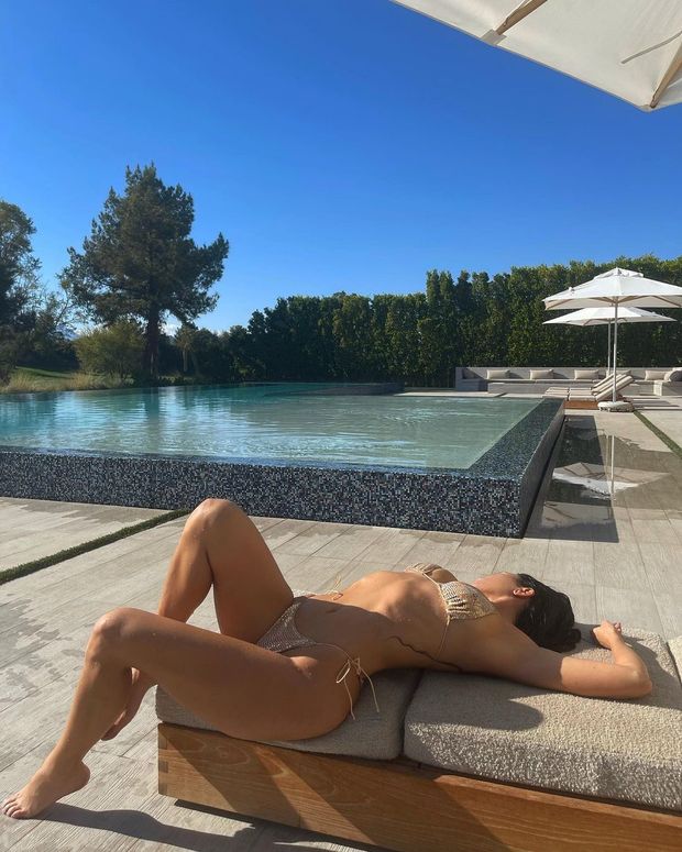 Relaxing. Taking her mind off things.