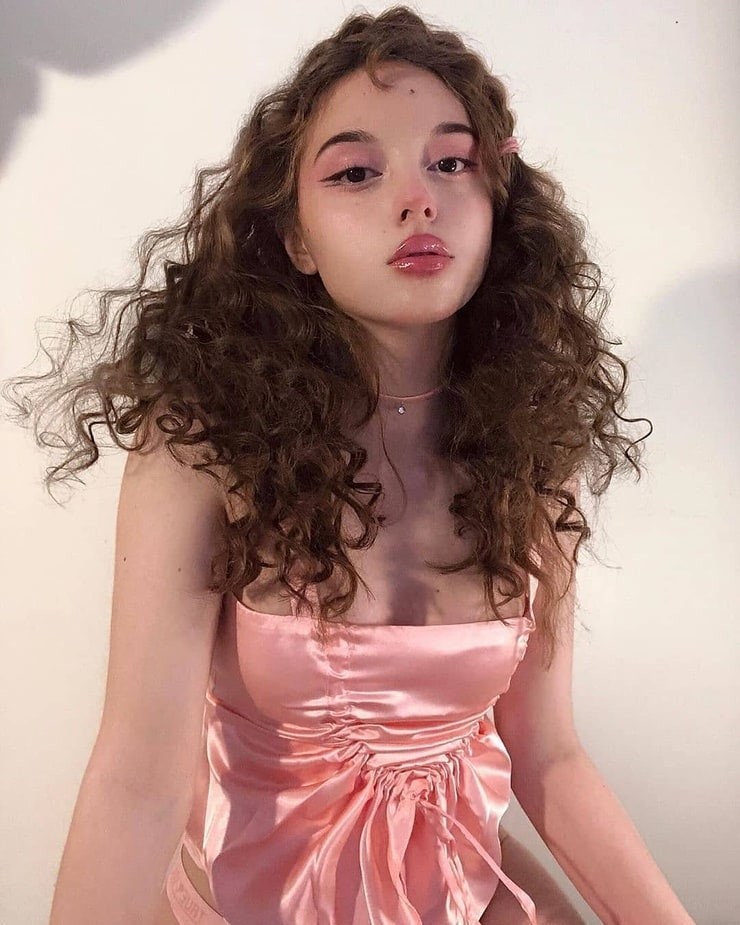 VIOLET VERDANDI