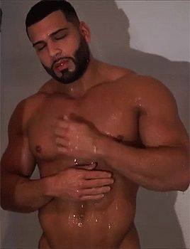 Gerardo Gabriel Naked Showering
