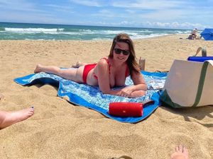 “what are u looking at?”