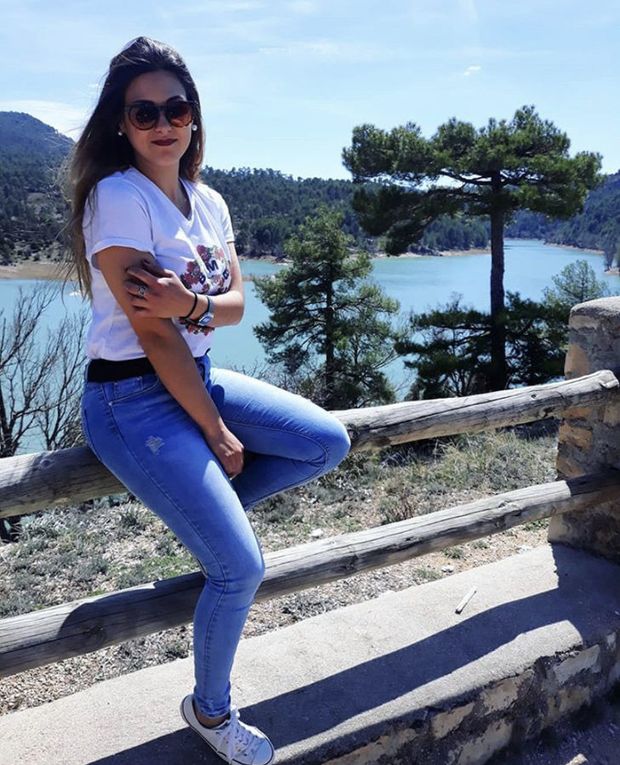 Nice MILF lady, with casual dressing. ❤️