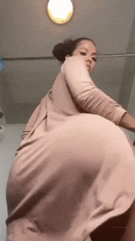 Shaking that Azz!
