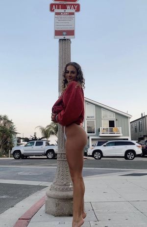 Sexy fit ass IG babe Cclaire .bbear