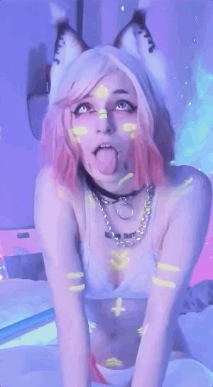 Cute Ahegao Camgirl