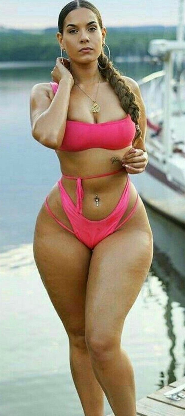 PLUMP ASS MILF