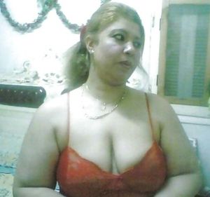 arab muslim wife at home