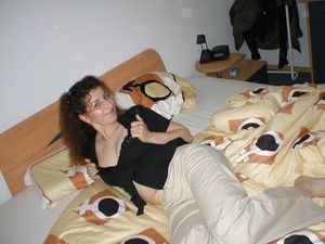 The curly hair amateur brunette with butterface, who knows magic sex tricks .. ❤️