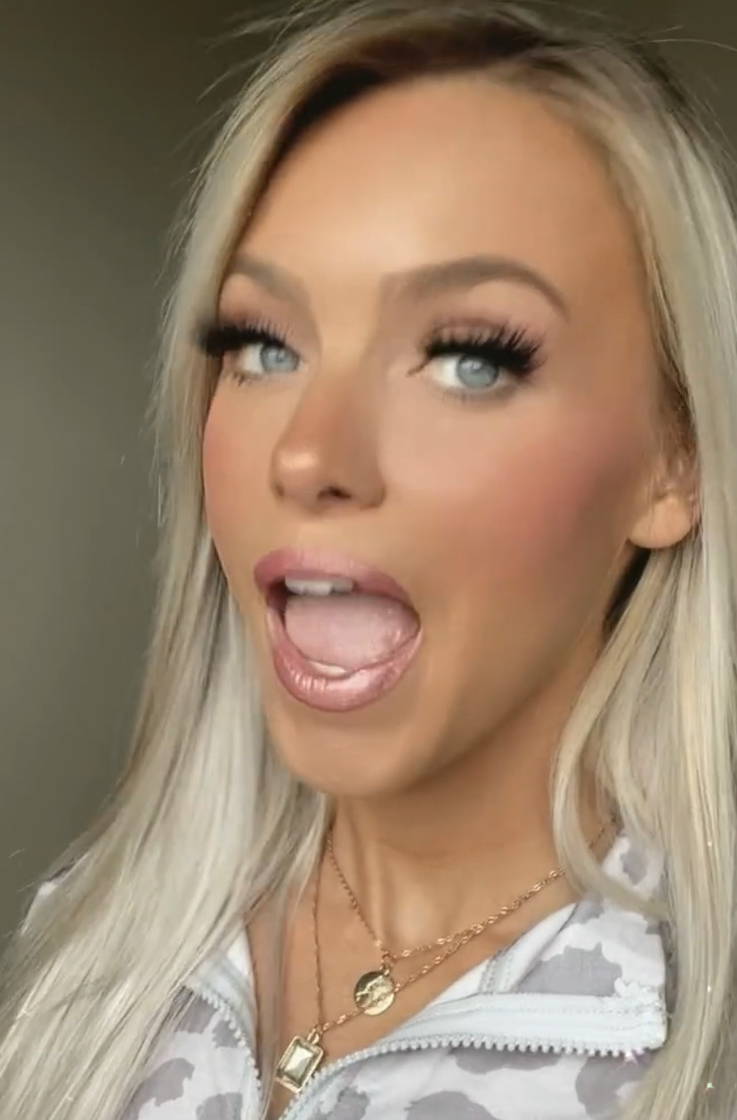 Open mouth babe